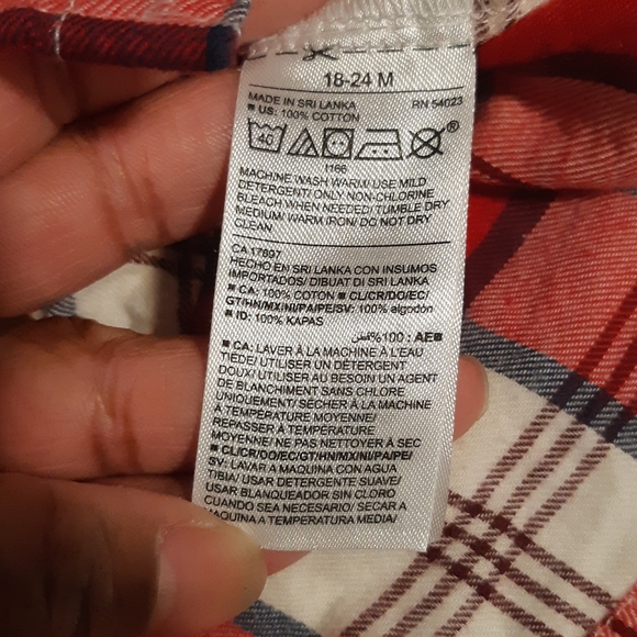 Old Navy Boys plaid Long Sleeves Shirt Size 18-24 Months, Red, white, And Black, - Picture 7 of 7